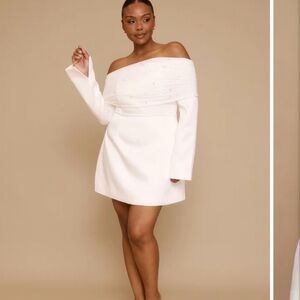 Chic Off-Shoulder White Mini Dress